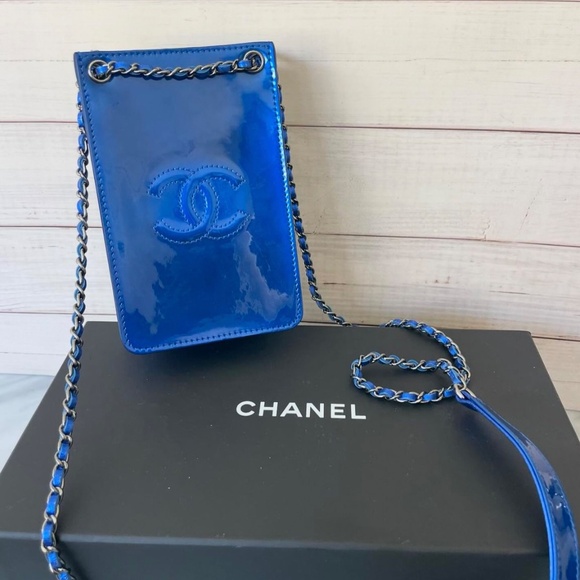 CHANEL PATENT LEATHER CC  CROSSBODY - Picture 3 of 7